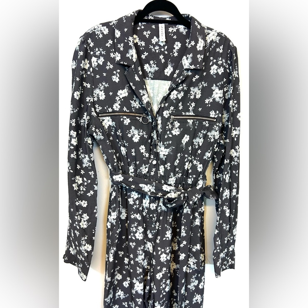 STEELE the Label Stasia Boiler Suit Sz Small Gray Blue Floral Coveralls Jumpsuit - Picture 4 of 10